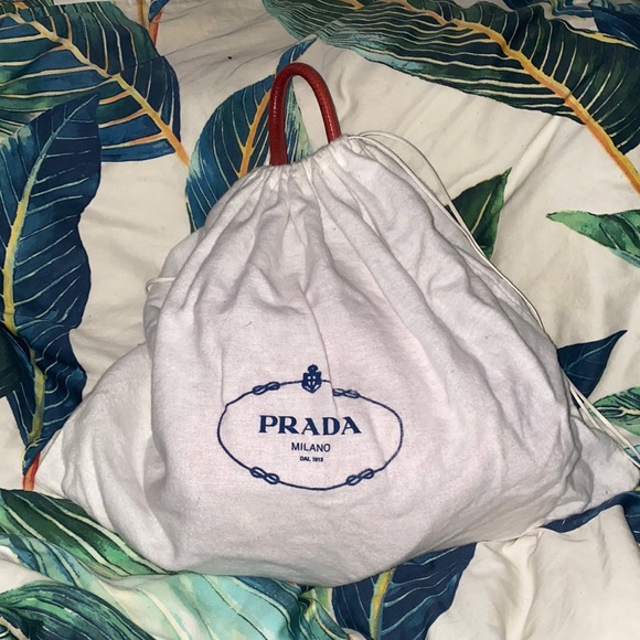 VINTAGE PRADA SMALL LEATHER TWO WAY BAG ๐ - Picture 5 of 5